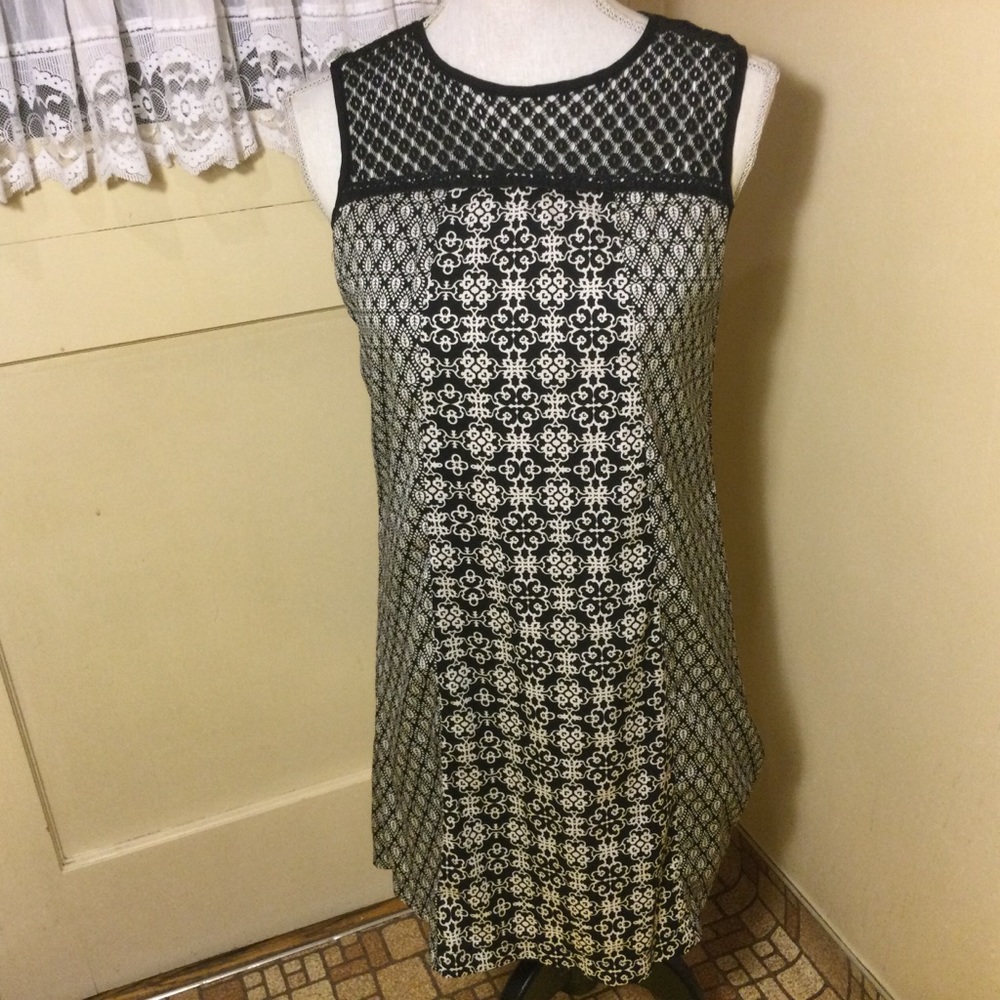 Xhilaration Black and White Midi Dress